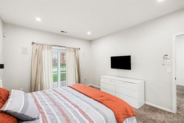 16413 Dominion Drive, Macomb, MI 48044