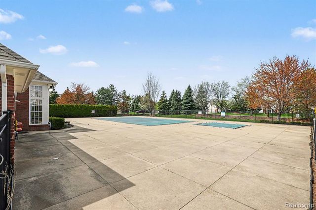 16413 Dominion Drive, Macomb, MI 48044