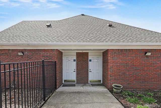 16413 Dominion Drive, Macomb, MI 48044