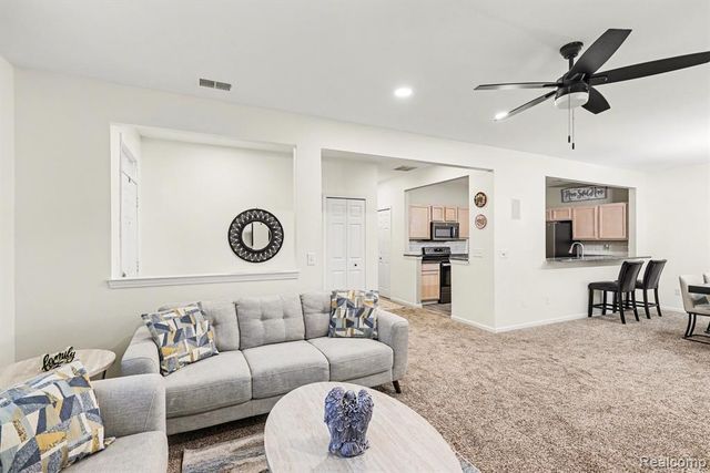 16413 Dominion Drive, Macomb, MI 48044