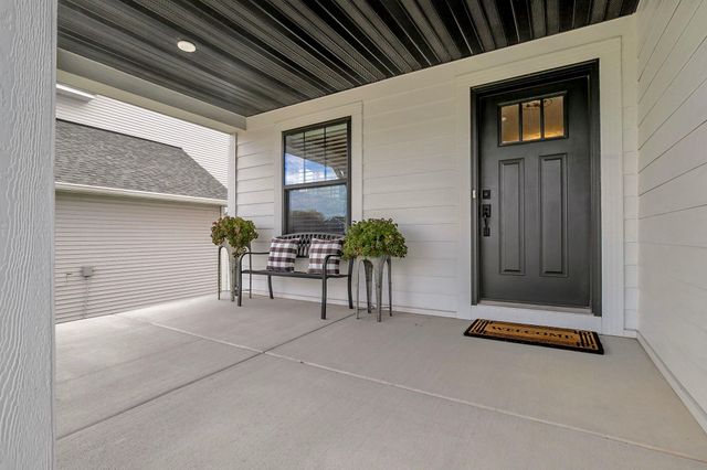 107 Maple Terrace, Waconia, MN 55387
