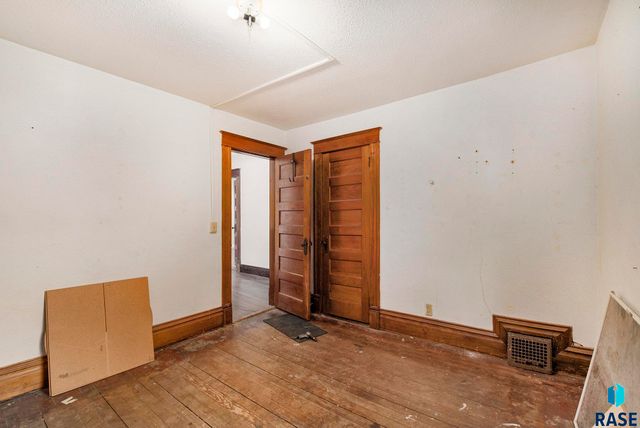 218 S Summit Ave Avenue, Sioux Falls, SD 57104