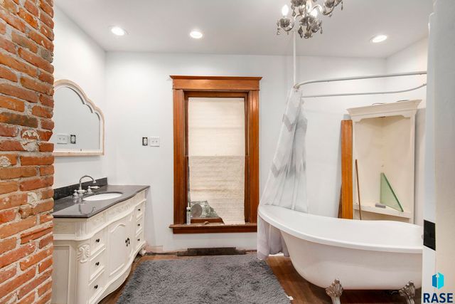 218 S Summit Ave Avenue, Sioux Falls, SD 57104