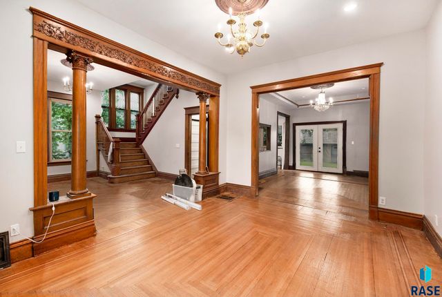 218 S Summit Ave Avenue, Sioux Falls, SD 57104