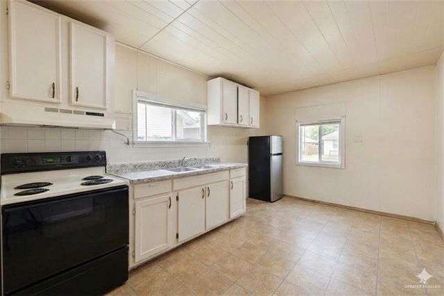 2708 Nannette Avenue, Brownsville, TX 78520