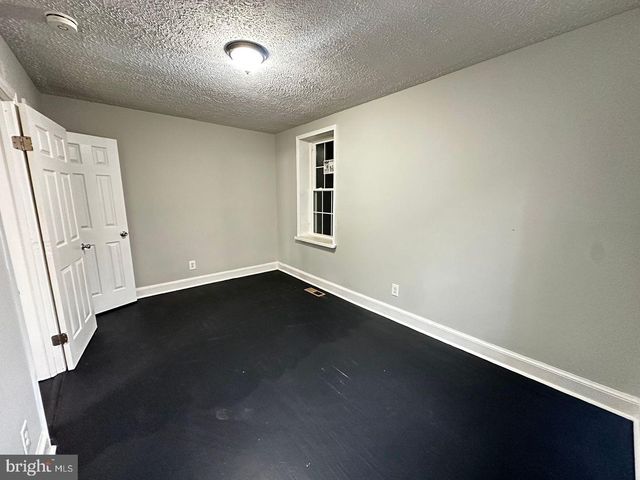 4632 HILLSIDE RD SE, Washington, DC 20019