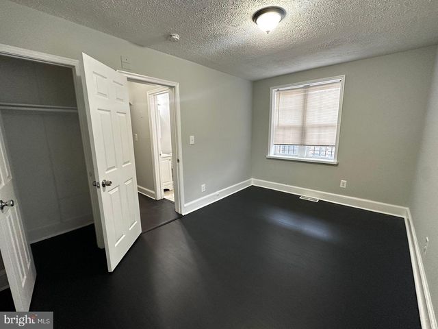 4632 HILLSIDE RD SE, Washington, DC 20019