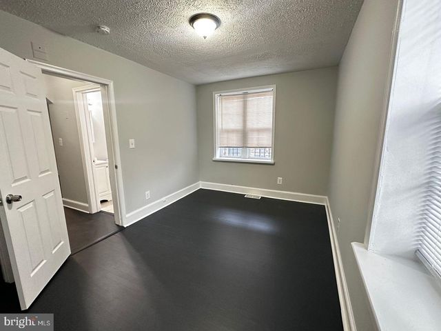 4632 HILLSIDE RD SE, Washington, DC 20019