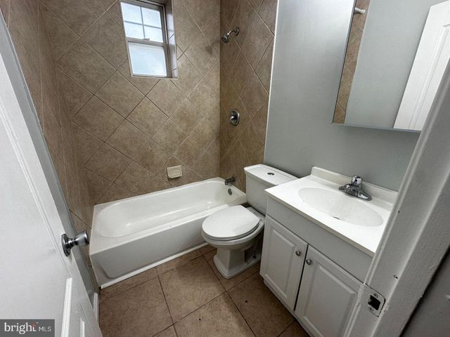 4632 HILLSIDE RD SE, Washington, DC 20019