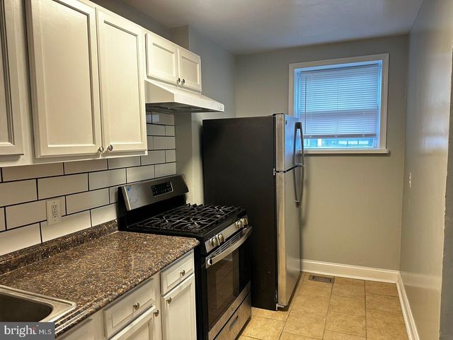 4632 HILLSIDE RD SE, Washington, DC 20019