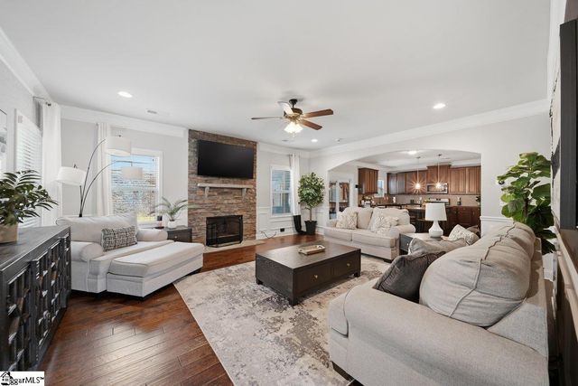 536 W Saddletree Drive, Reidville, SC 29388