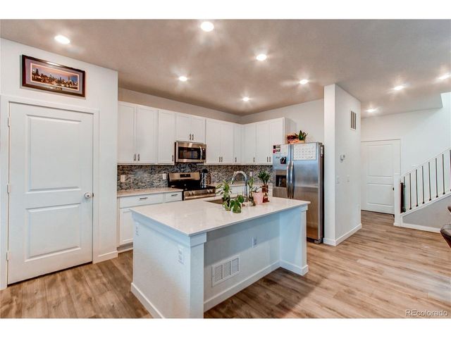 740 Cottonwood Ave, Bennett, CO 80102