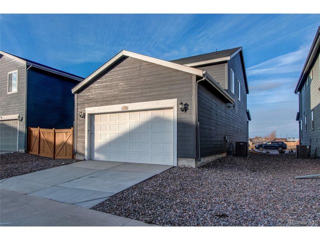 740 Cottonwood Ave, Bennett, CO 80102