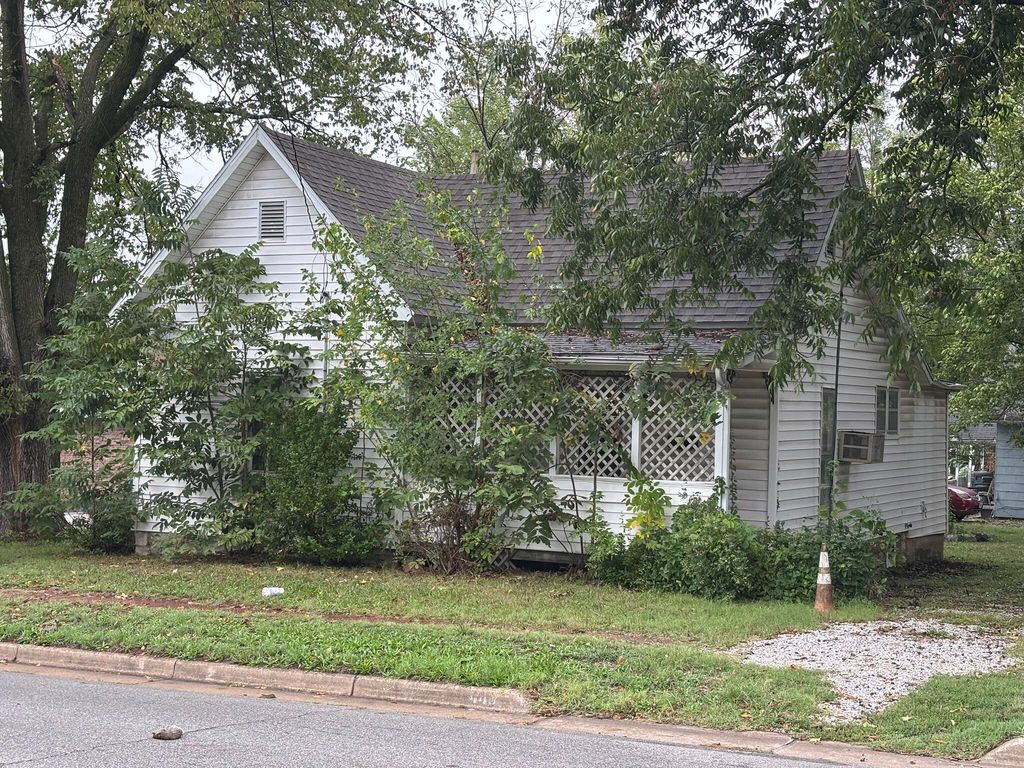 440 W Mccord Street, Neosho, MO 64850