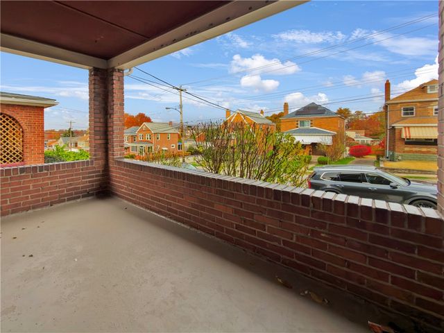 4314 Winterburn, Greenfield, PA 15207