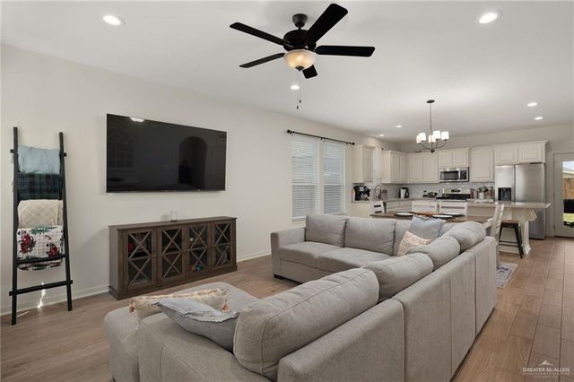 2702 N Rocky Rose Avenue, Edinburg, TX 78541