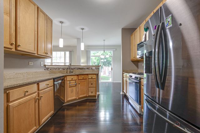 467 Pine Lake Circle, Vernon Hills, IL 60061