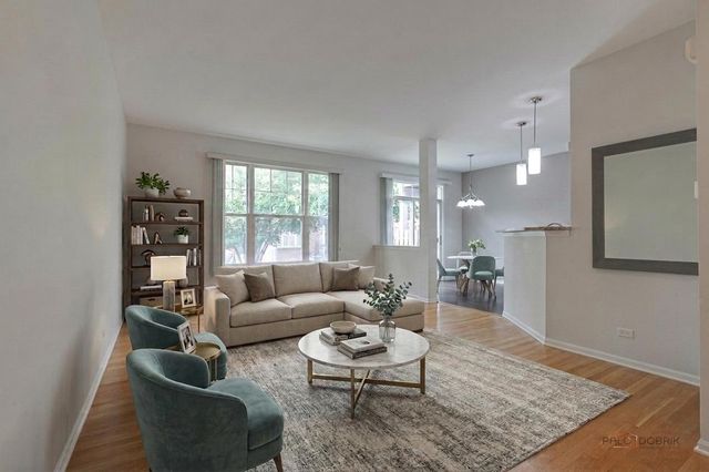 467 Pine Lake Circle, Vernon Hills, IL 60061