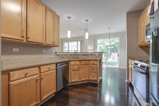 467 Pine Lake Circle, Vernon Hills, IL 60061