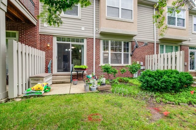 467 Pine Lake Circle, Vernon Hills, IL 60061