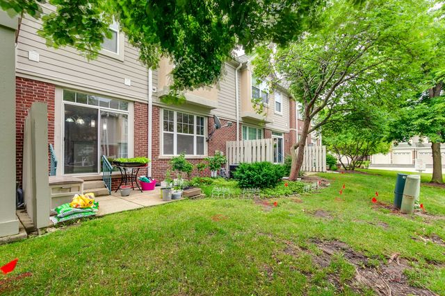 467 Pine Lake Circle, Vernon Hills, IL 60061