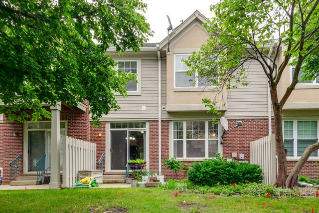 467 Pine Lake Circle, Vernon Hills, IL 60061