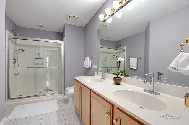467 Pine Lake Circle, Vernon Hills, IL 60061