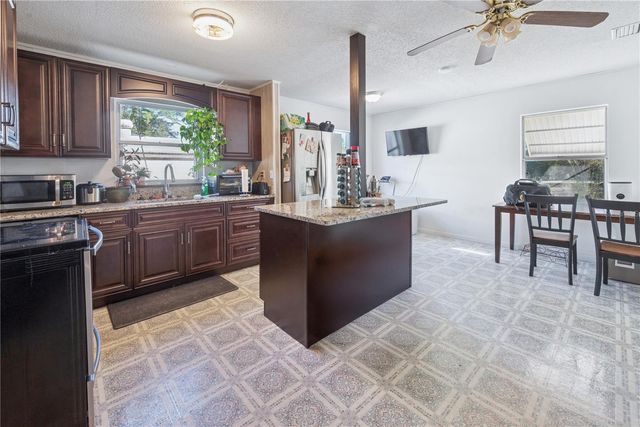 11216 NE 63RD PLACE, Williston, FL 32696