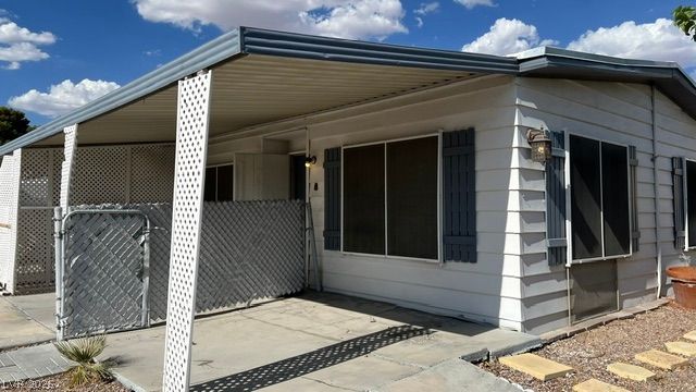 312 Sir Jeffery Street, Las Vegas, NV 89110