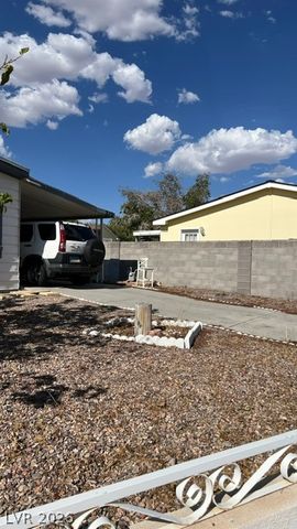 312 Sir Jeffery Street, Las Vegas, NV 89110