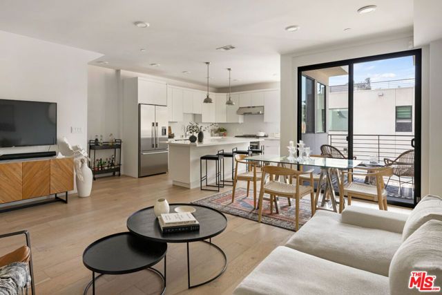 2152 Clifford Street, Los Angeles, CA 90026