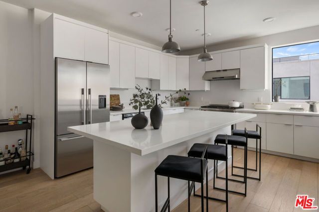 2152 Clifford Street, Los Angeles, CA 90026
