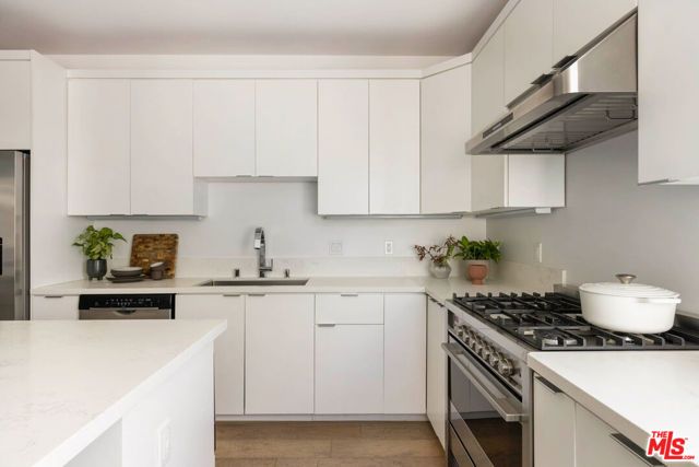 2152 Clifford Street, Los Angeles, CA 90026