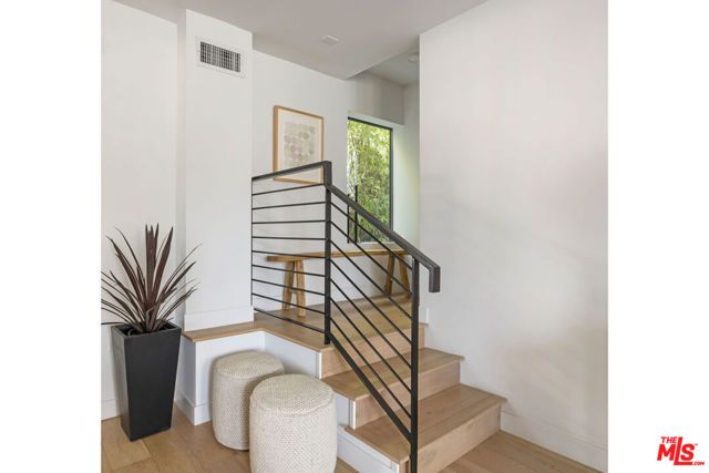 2152 Clifford Street, Los Angeles, CA 90026