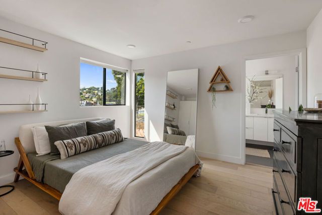 2152 Clifford Street, Los Angeles, CA 90026