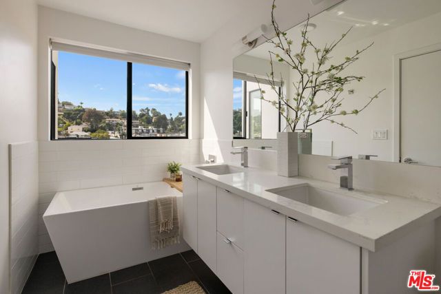 2152 Clifford Street, Los Angeles, CA 90026