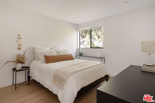 2152 Clifford Street, Los Angeles, CA 90026
