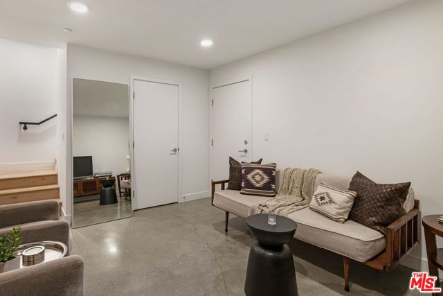 2152 Clifford Street, Los Angeles, CA 90026