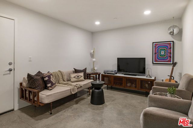 2152 Clifford Street, Los Angeles, CA 90026