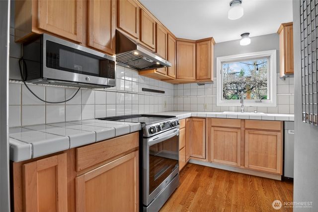 6522 38th Avenue NE, Seattle, WA 98115