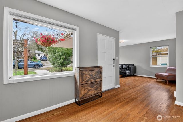 6522 38th Avenue NE, Seattle, WA 98115