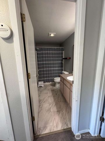 1990 Whitetail Lane, Woodland, WA 98674