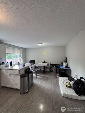 1990 Whitetail Lane, Woodland, WA 98674