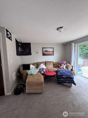 1990 Whitetail Lane, Woodland, WA 98674