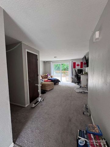 1990 Whitetail Lane, Woodland, WA 98674