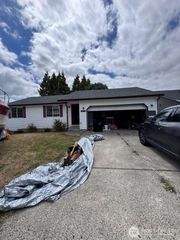 1990 Whitetail Lane, Woodland, WA 98674