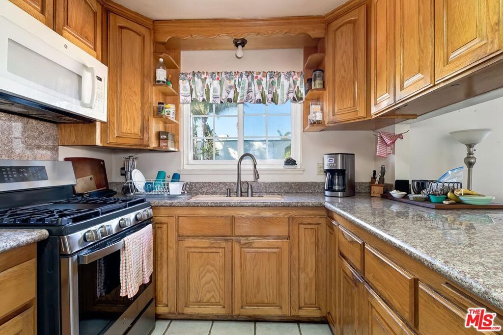 Image 15 of property listing at 1657 E 218th Street, Carson, CA 90745