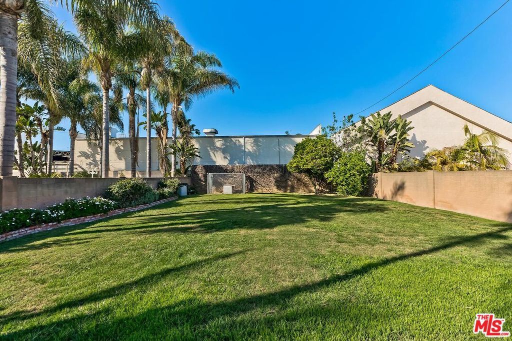 Image 3 of property listing at 1657 E 218th Street, Carson, CA 90745