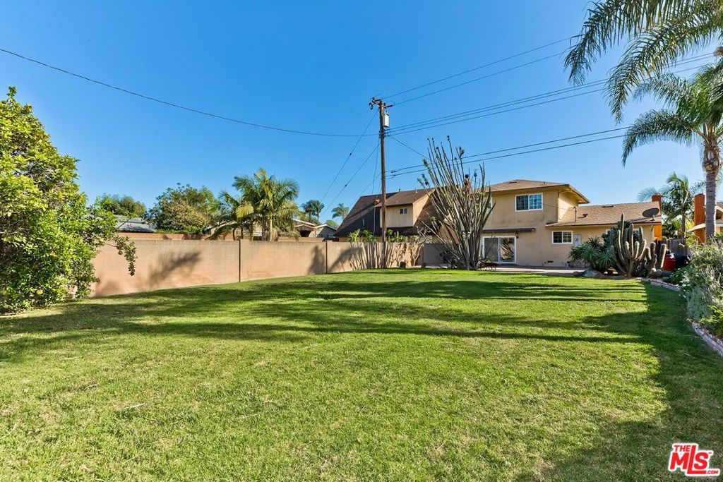 Image 5 of property listing at 1657 E 218th Street, Carson, CA 90745