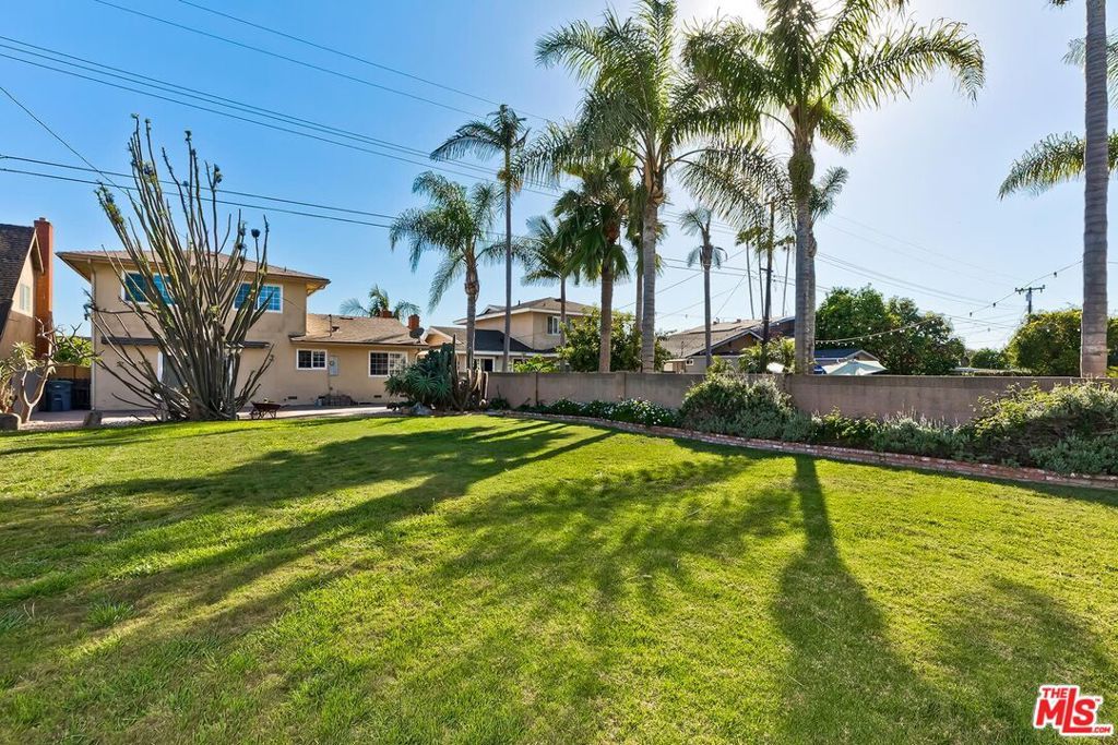 Image 6 of property listing at 1657 E 218th Street, Carson, CA 90745